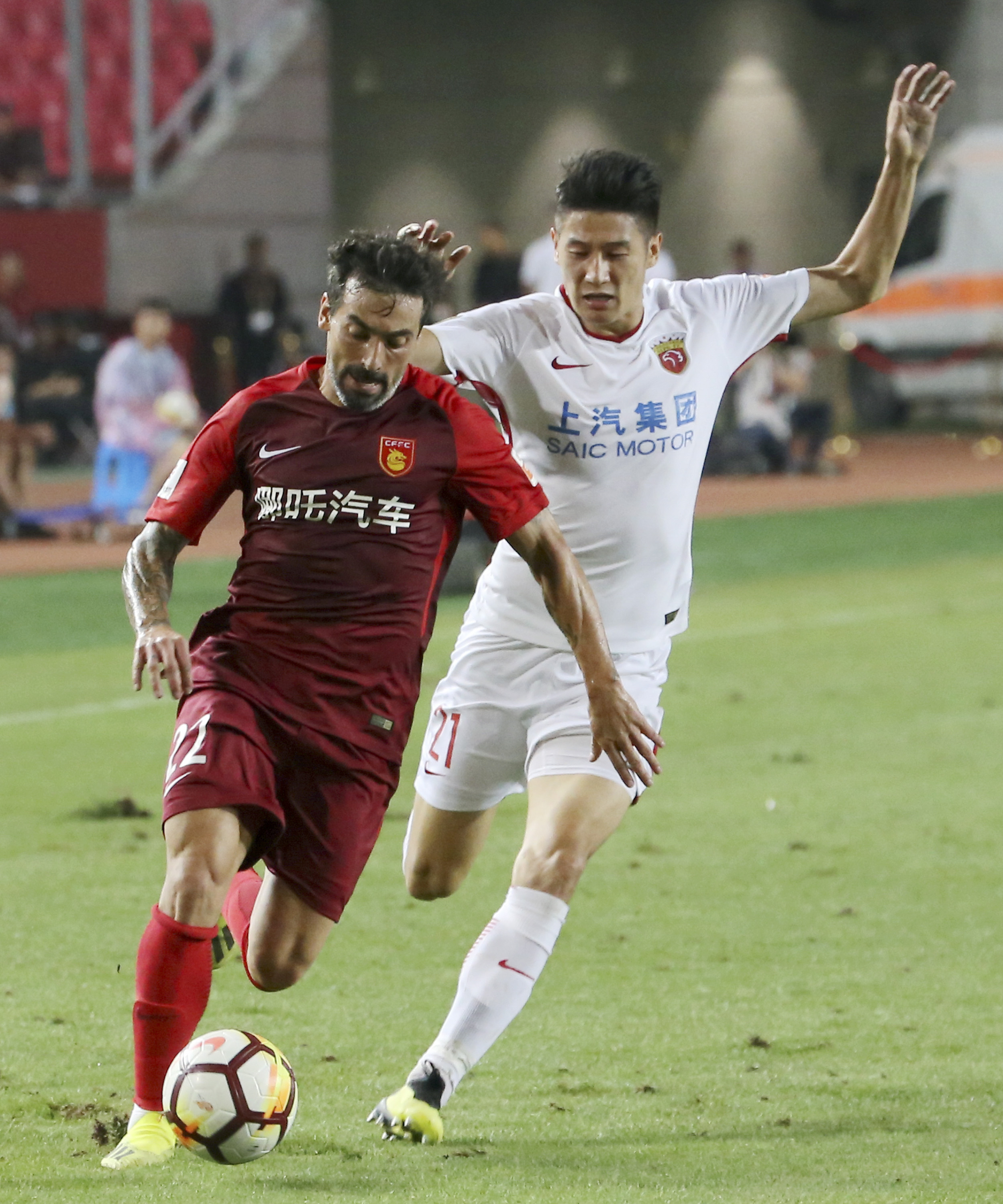 河北华夏幸福与重庆斯威战平，双方表现均衡