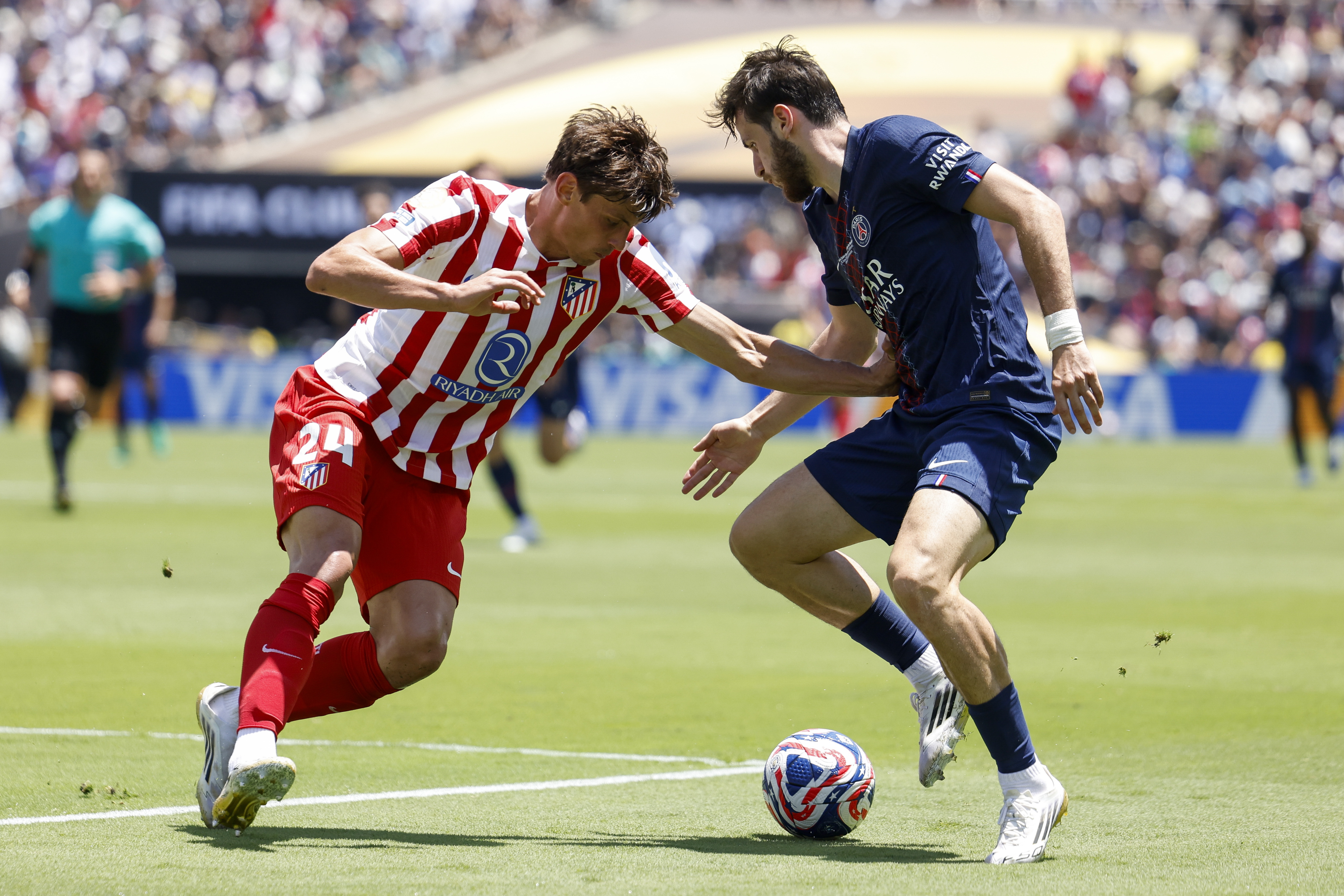 巴黎圣日耳曼俱乐部引进新球员