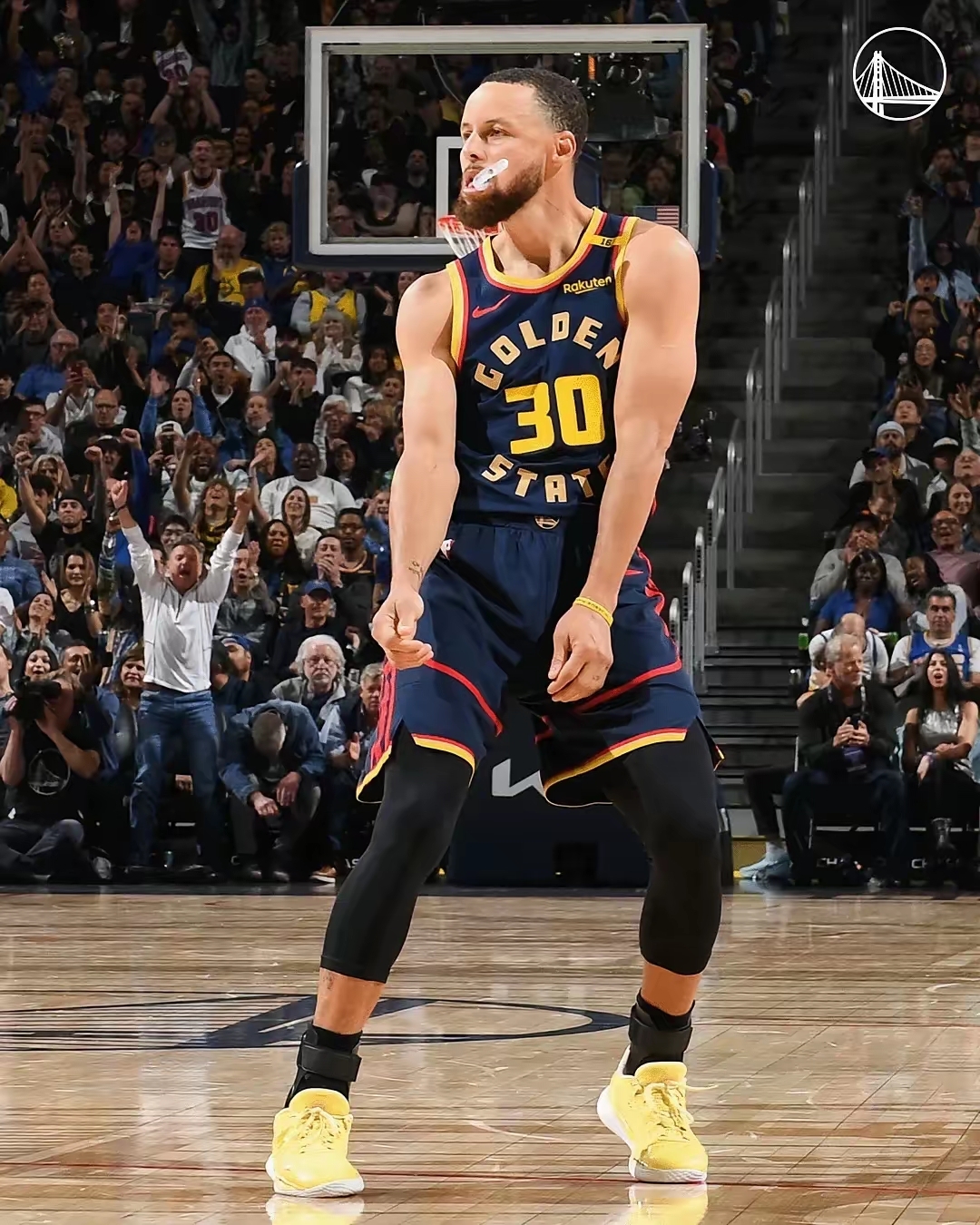 -勇士大胜湖人，库里狂砍40分！