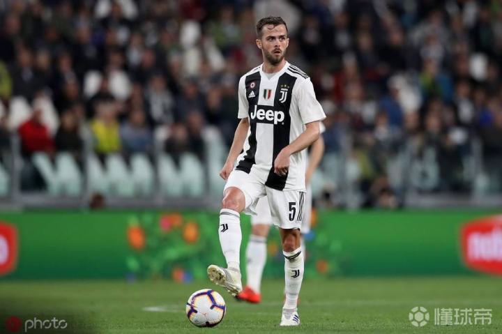 -关于巴塞罗那希望签下尤文图斯中场皮亚尼奇的信息