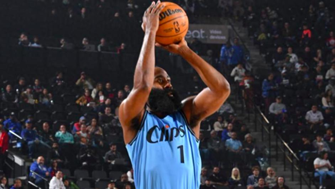 快船主场击败湖人，实力傲视西部