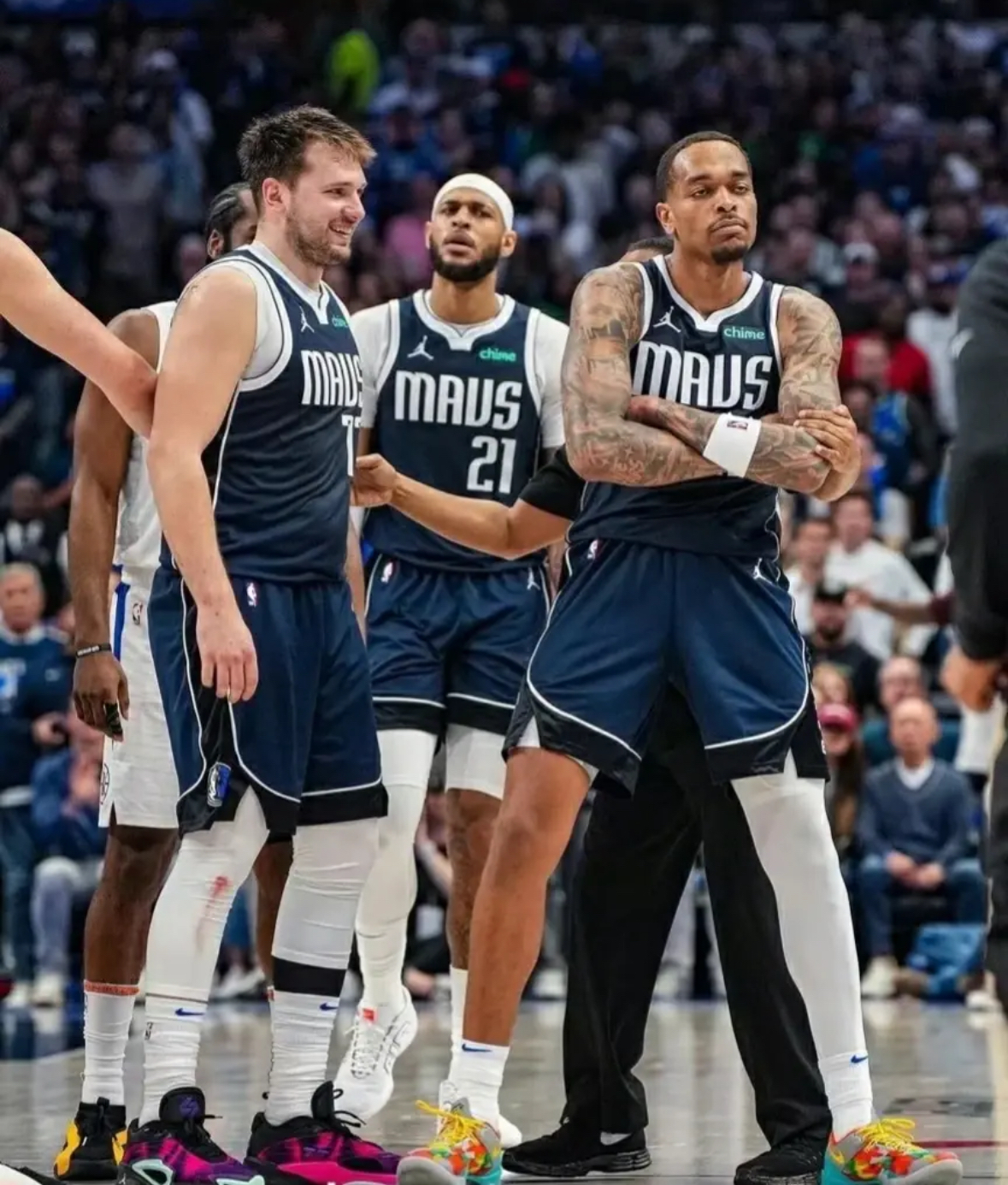 -独行侠逆袭！小牛主场痛击热火